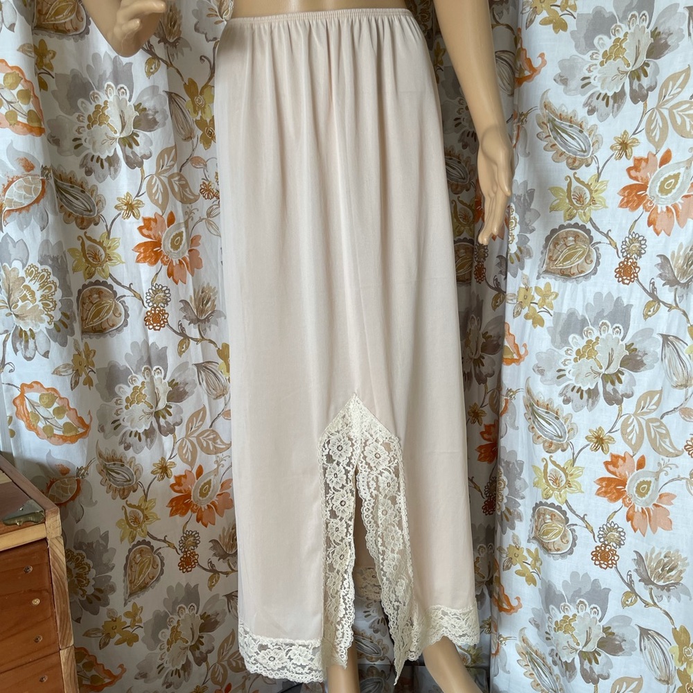 l.Magnin nylon Slip Skirt Beige Size M